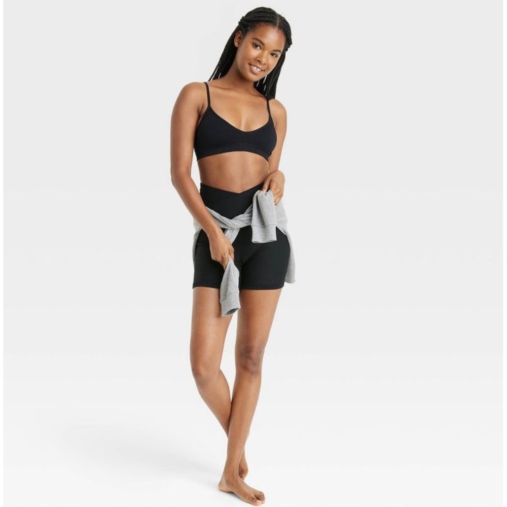 NWT Womens Rib‎ Triangle Bralette, Medium, Black